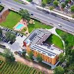 Ξενοδοχείο Margareta 4*
